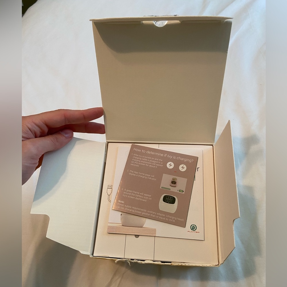 NIB SMART PLANTER ROBOT PET - WHITE - Picture 5 of 17